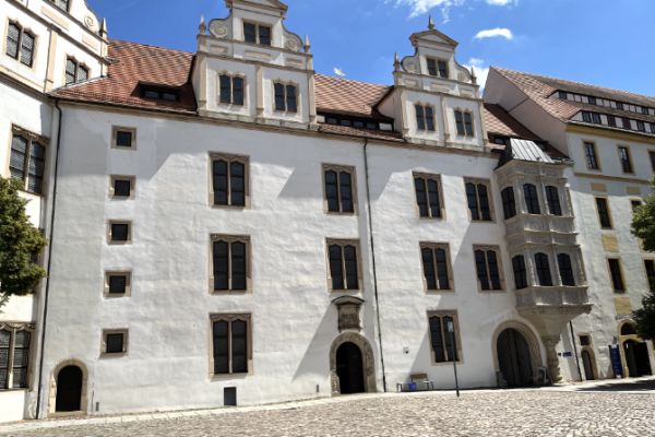 eingang-schlosskirche-img-3406-23377CACD2-819E-D5B5-73D6-B23DD4C06F3D.jpg