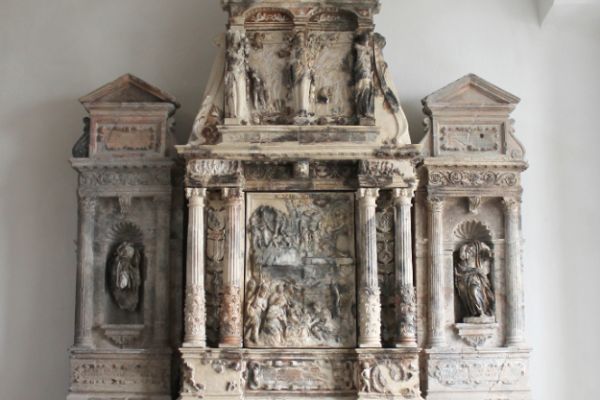 seitenaltar1-img-1863aBC8623EB-49FA-0477-6242-A8EA5596ED07.jpg